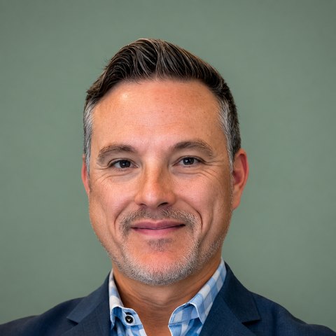 Andrew Johnson headshot